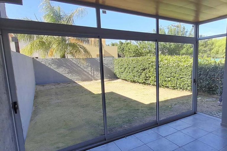 Cerramiento terminado.Línea Módena.